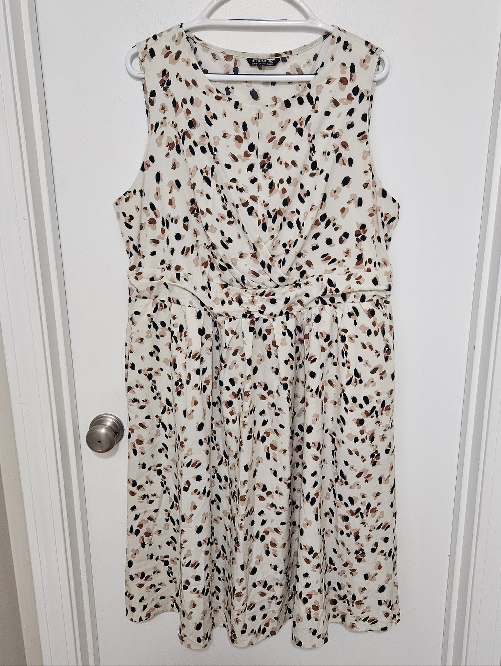 Bloomchic Sleeveless Ivory Floral Print Dress Size 18-20